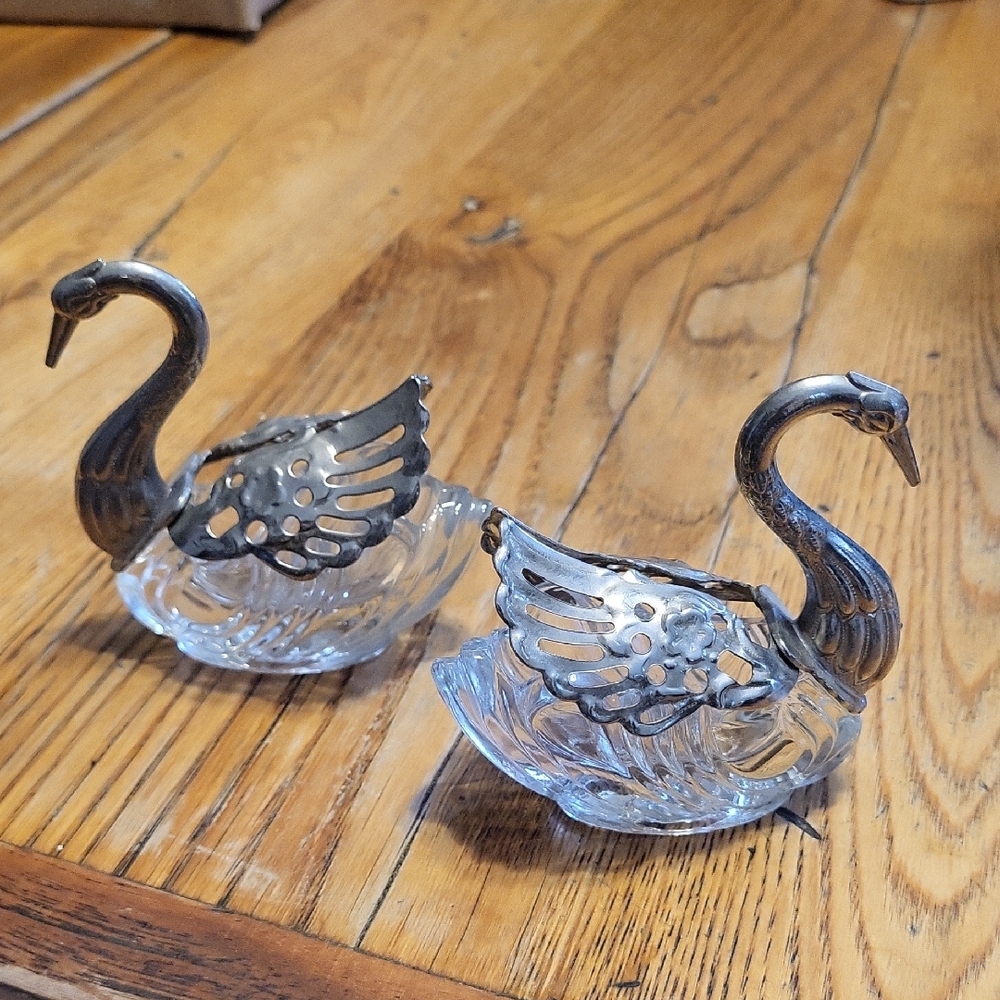 Elegant Silver and Glass Swan Figurines